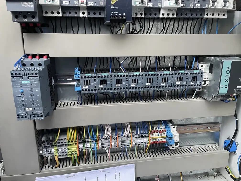 Präzise Steuerungstechnik mit modernen Systemen Präzise Steuerungstechnik mit modernen Systemen